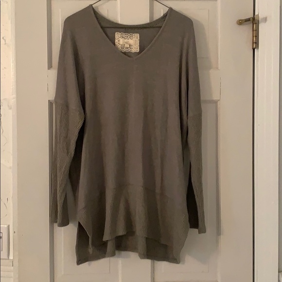 Sweater - Picture 1 of 3